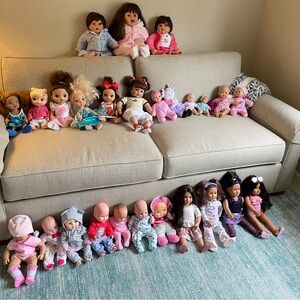 WHOLE DOLL LOT!! worth $2000+ & 350 + items!!!
